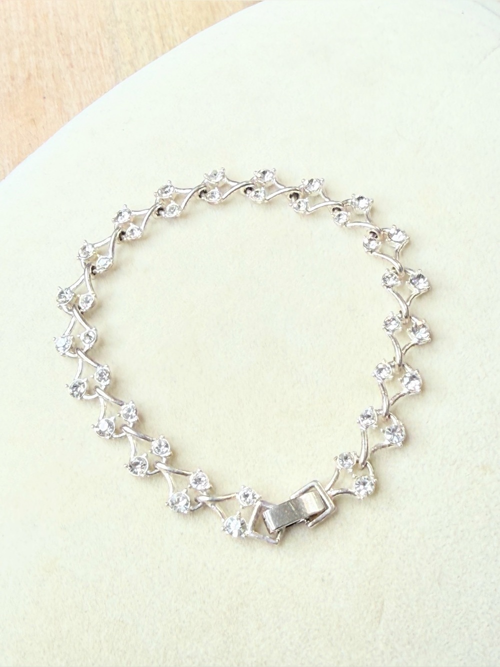 Vintage Silver Tone Rhinestone Crystal Bracelet Wave Link Tennis 8” Elegant